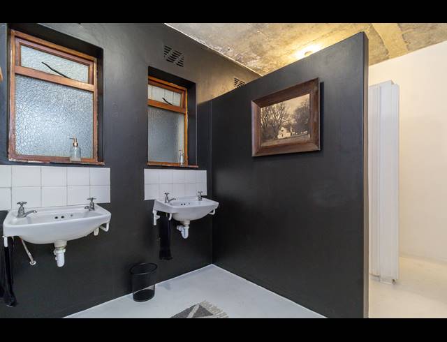 490M² CO-WORKING SPACE FOR SALE IN GREEN POINT